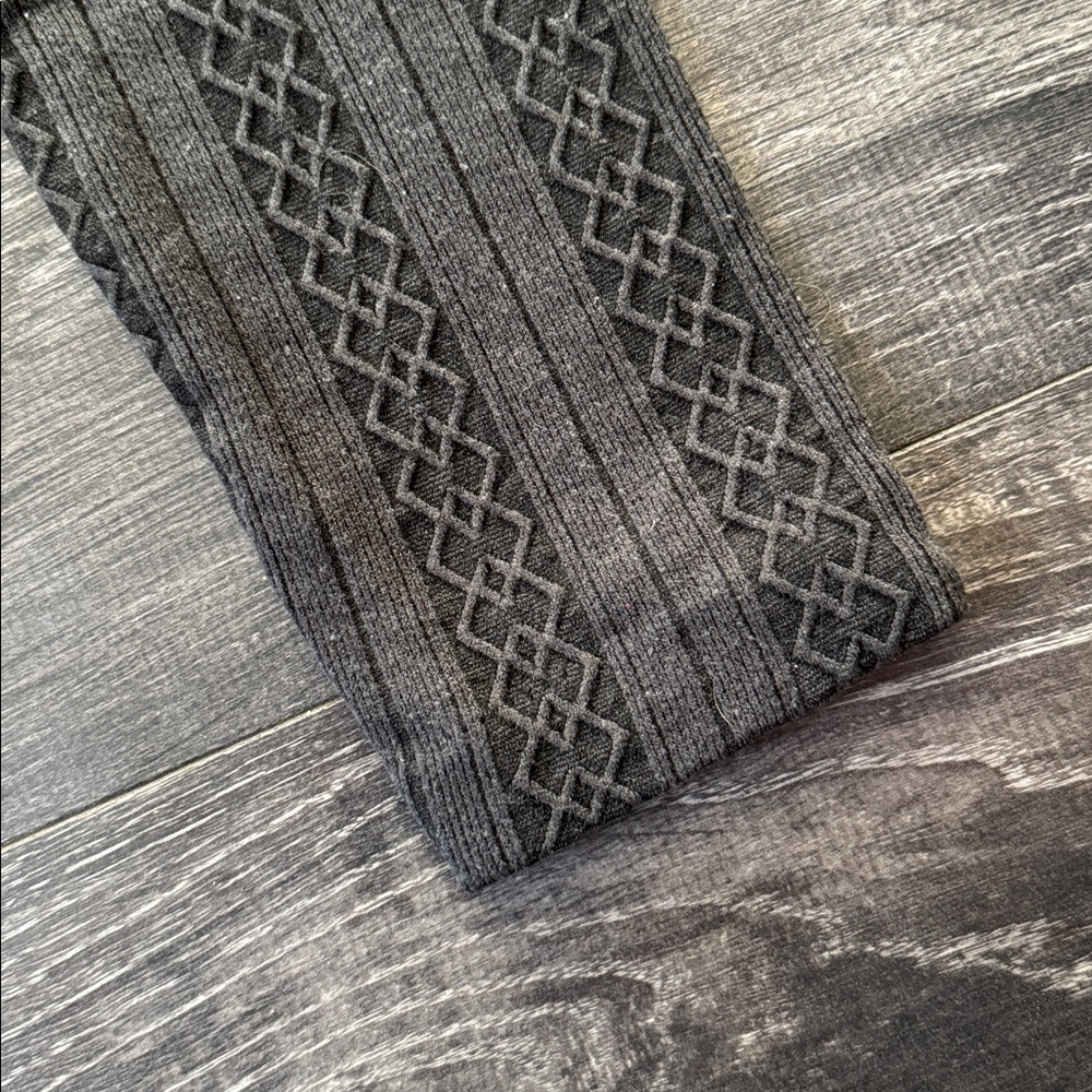 Time and Tru Charcoal Textured Leggings - Picture 4 of 4